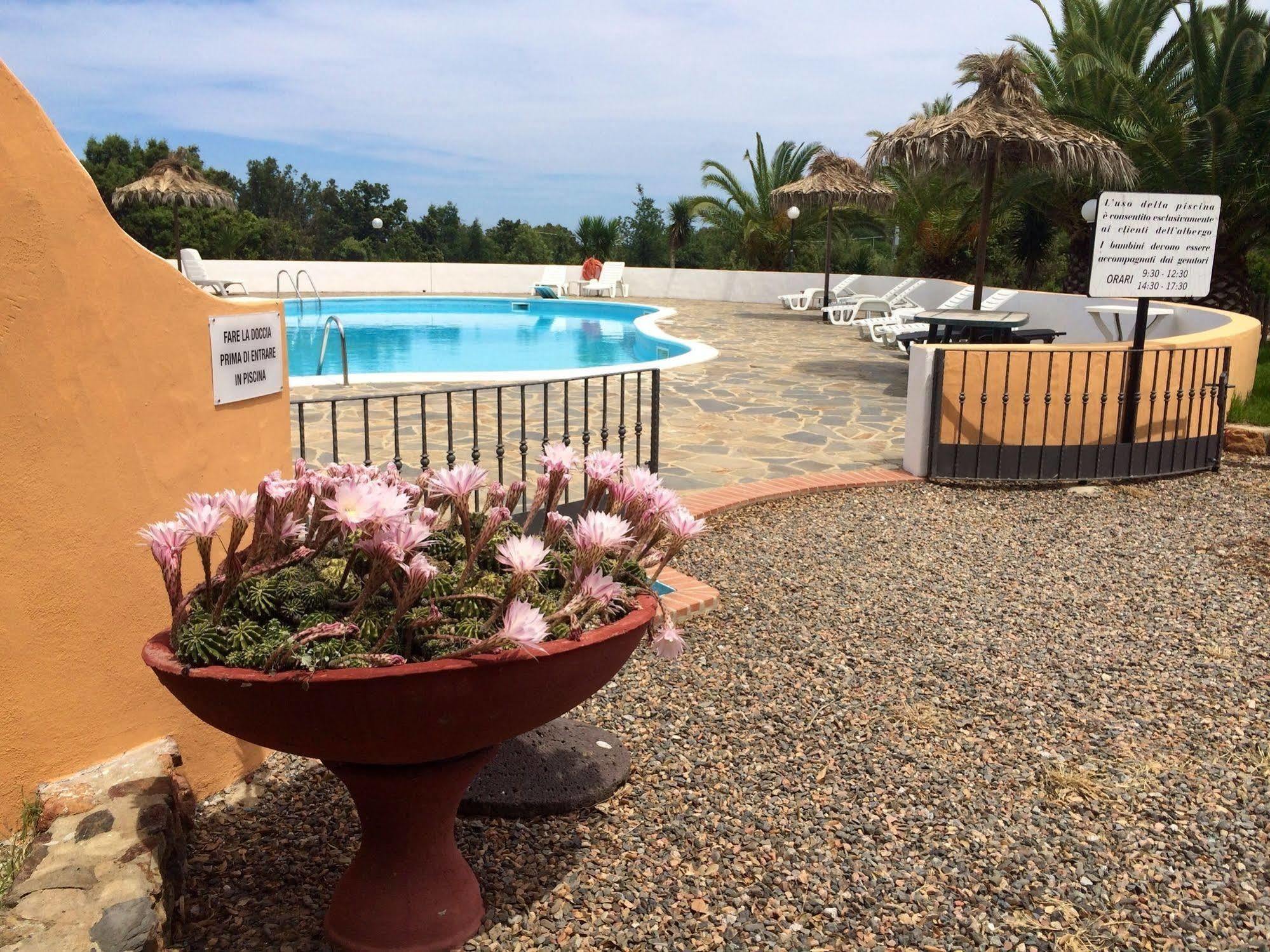 Il Castello Hotel Villaputzu Eksteriør billede